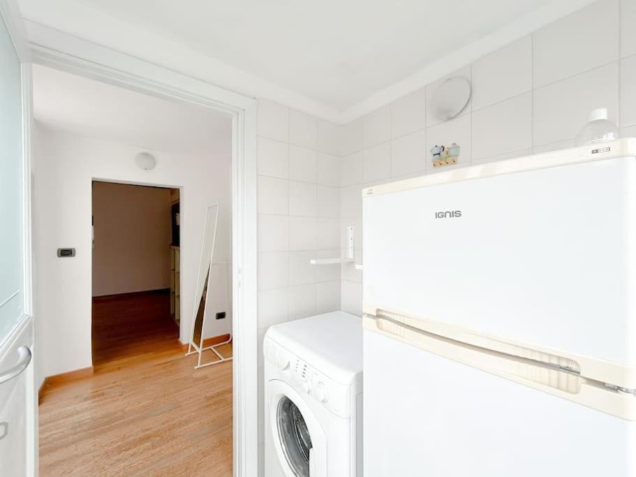 Elegante Mansarda 300Mt Dal Mare - Centro - Wifi Apartment Savona Ngoại thất bức ảnh
